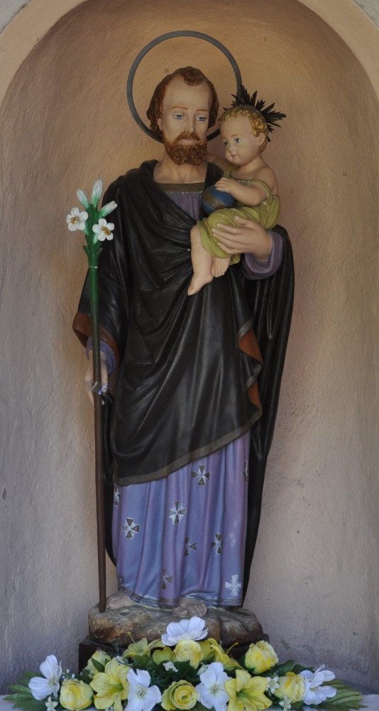 004b