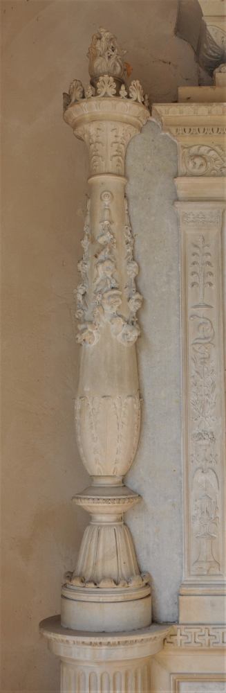 084