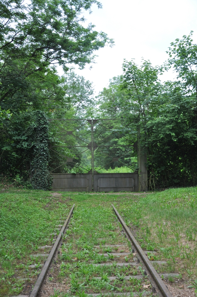 001a