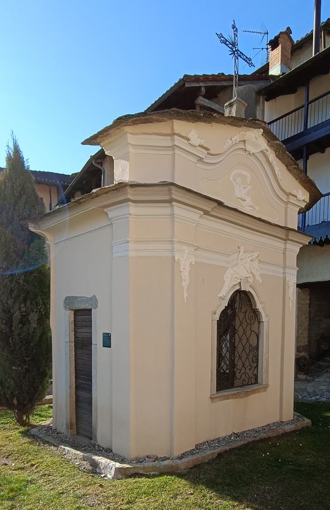 001a